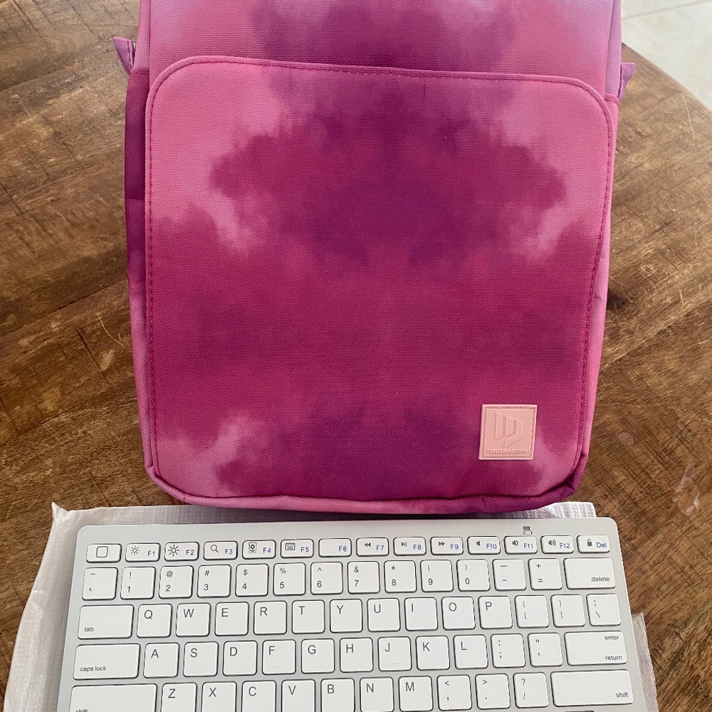 Tablet bag with keyboard